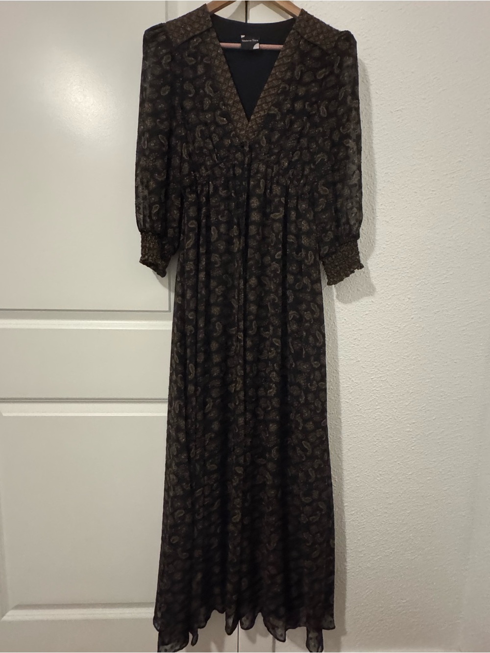 Maison Tara Lux Flowy Boho V- Neck Maxi Dress Size Medium